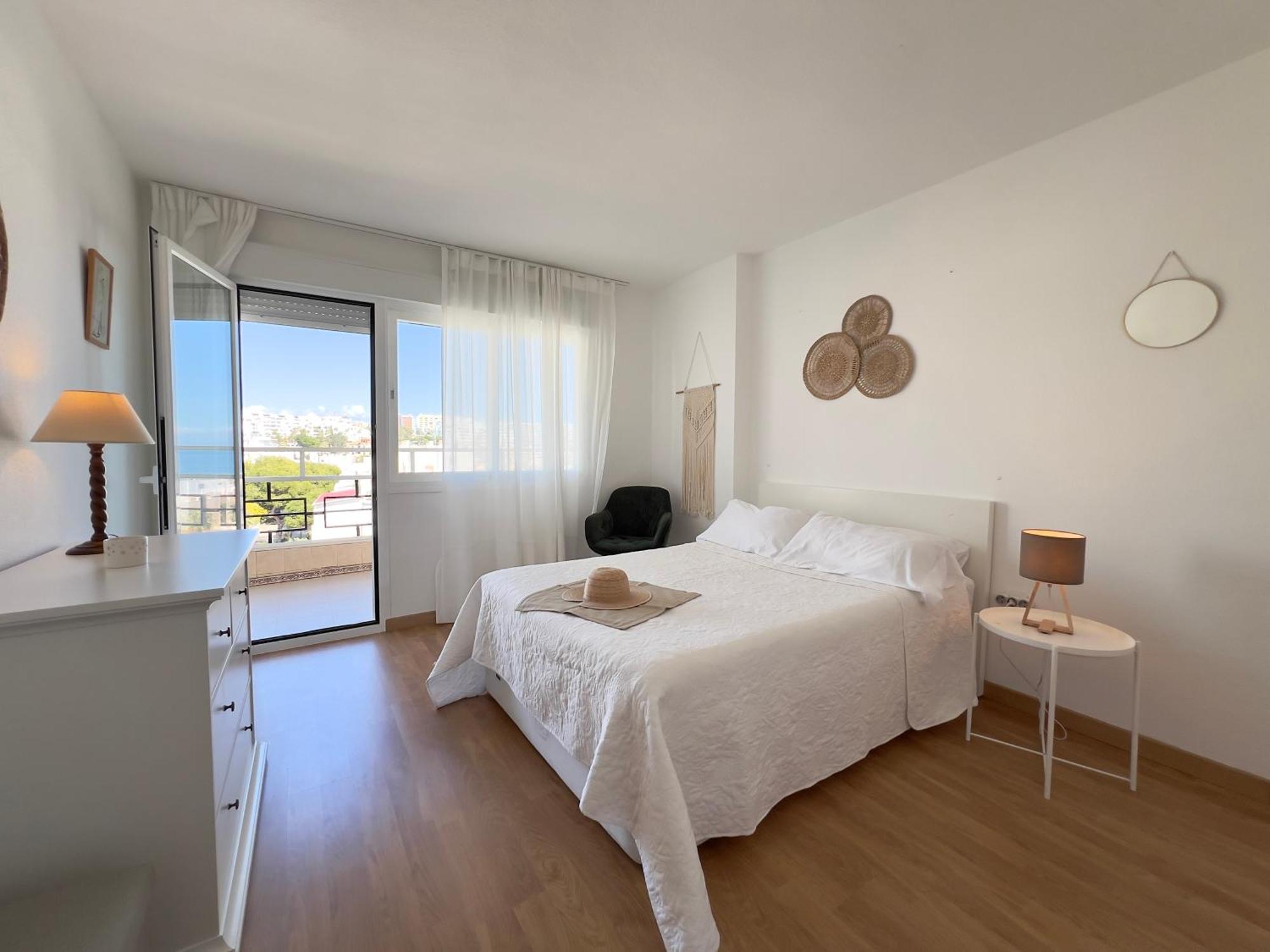 Apartamento En Carihuela Con Vistas Y Plaza De Garaje, Nucleo Cristal Torremolinos Exterior foto